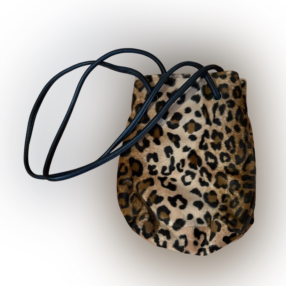 Y2K Nine West Cheetah Print Faux Fur Bucket Shoulder Bag - Picture 2 of 6